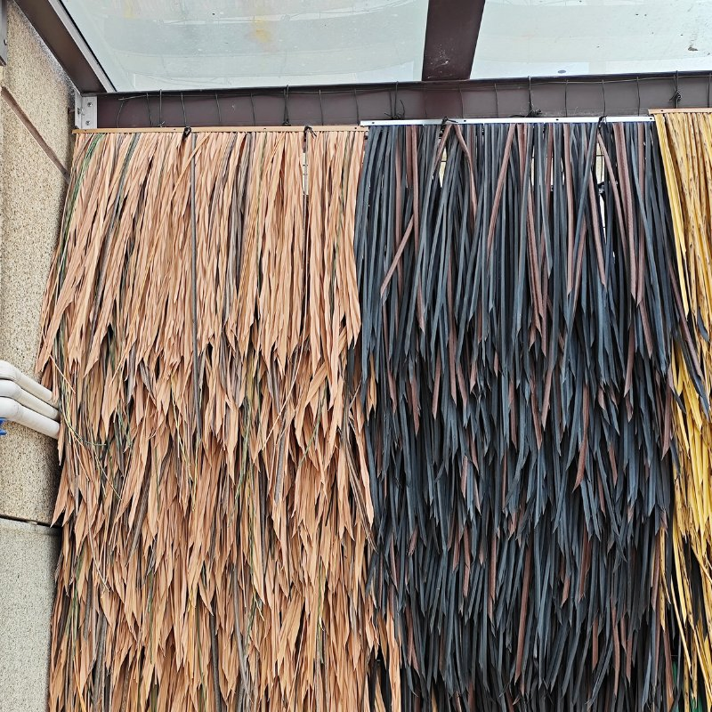 Weather Resistant Artificial Thatch Roof Tiles for Outdoor Shade