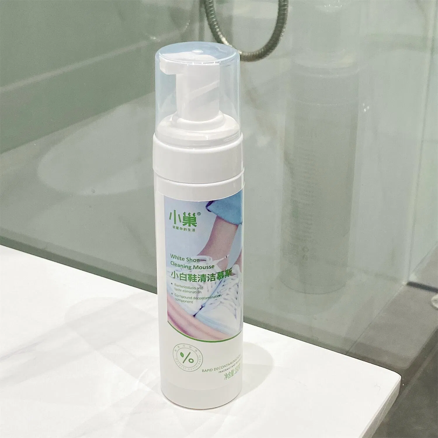 High-Performance Cleaner for White Sneakers and Water Stain Removal