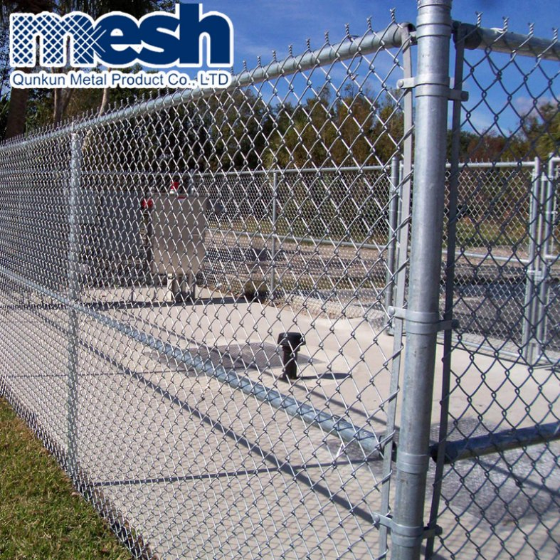 Hot Dipped Galvanized Cyclone Wire Mesh Wholesale Chain Link Fence for Sale