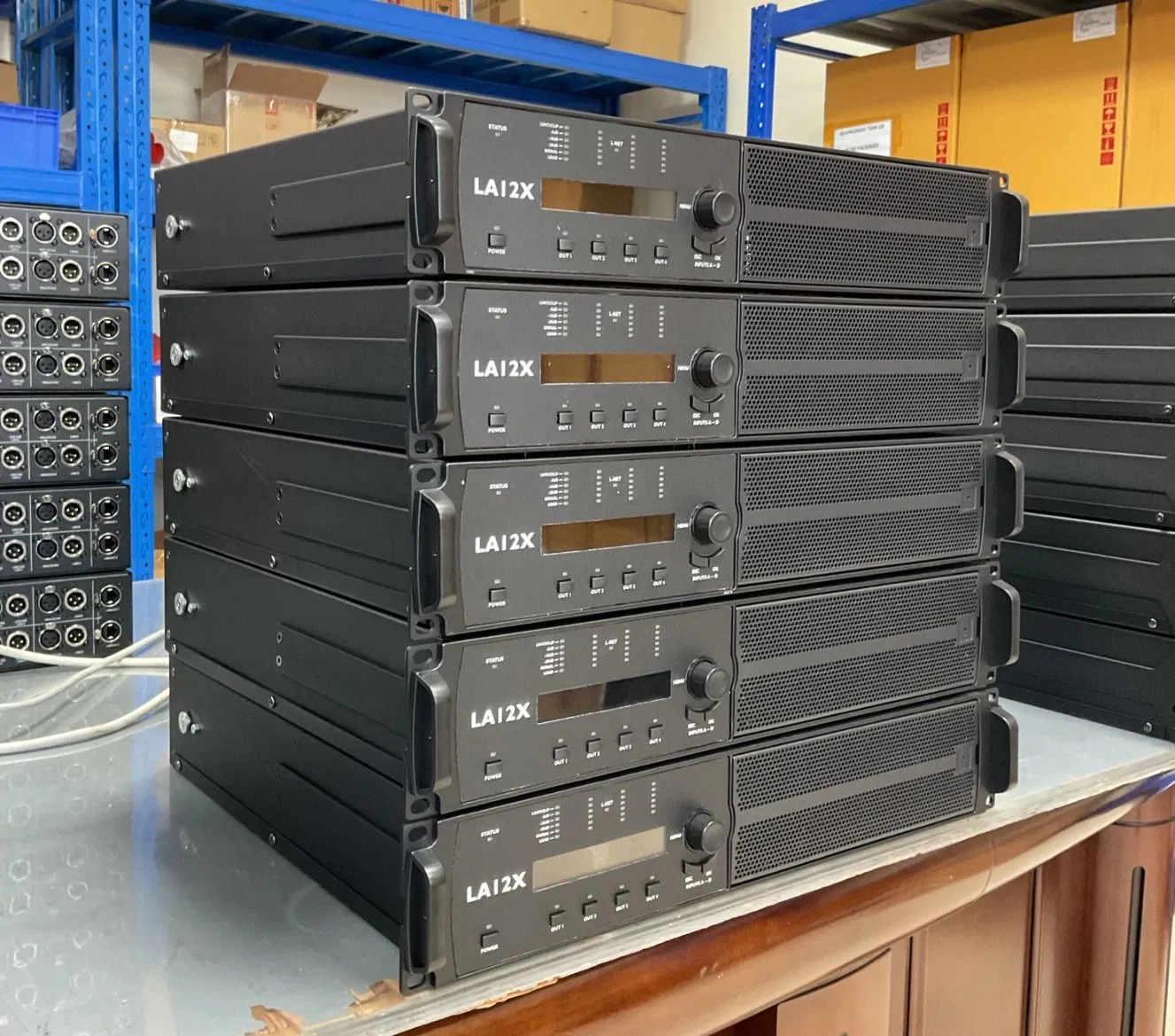 Цифровой усилитель мощности 4x1500W LA12X