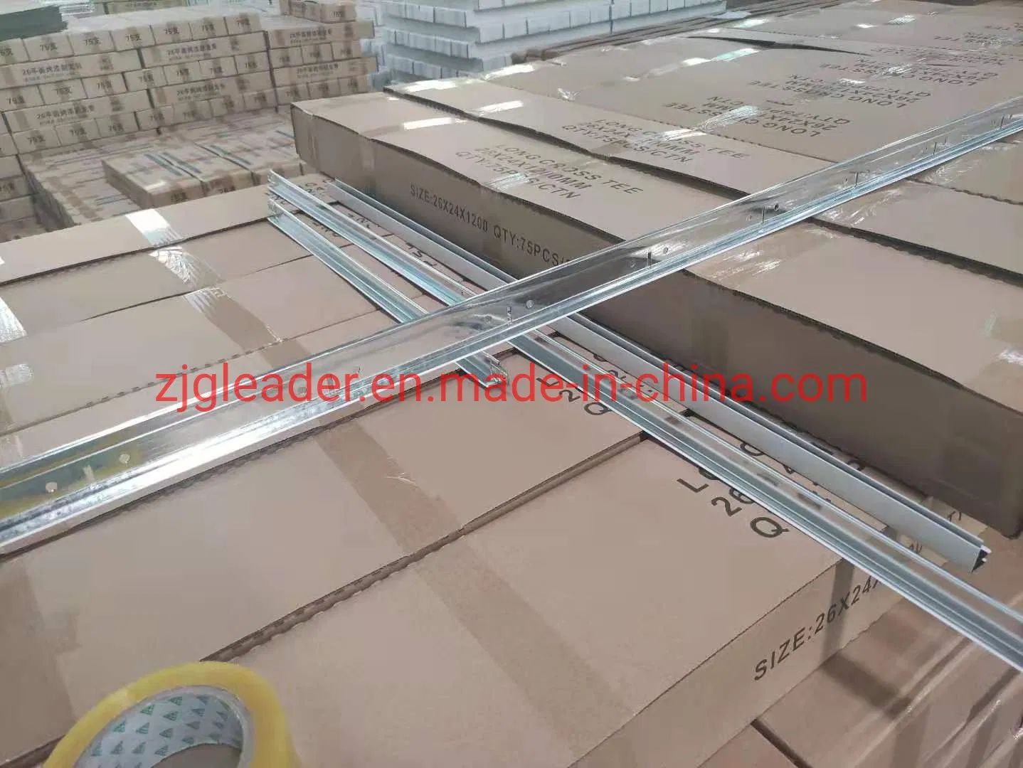 Zjgleader Good Quality Decorative Keel Steel Ceiling T-Grid T Bar
