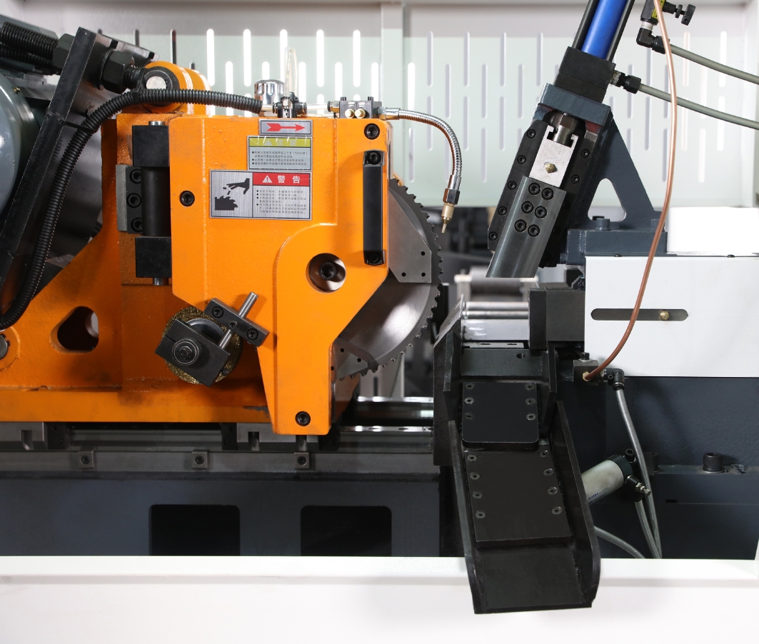 Ленточная пила автоматическая ЧПУ универсальная