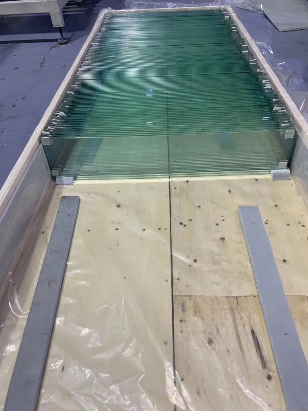 Закаленное стекло 6мм и 8мм для душа и ограждений