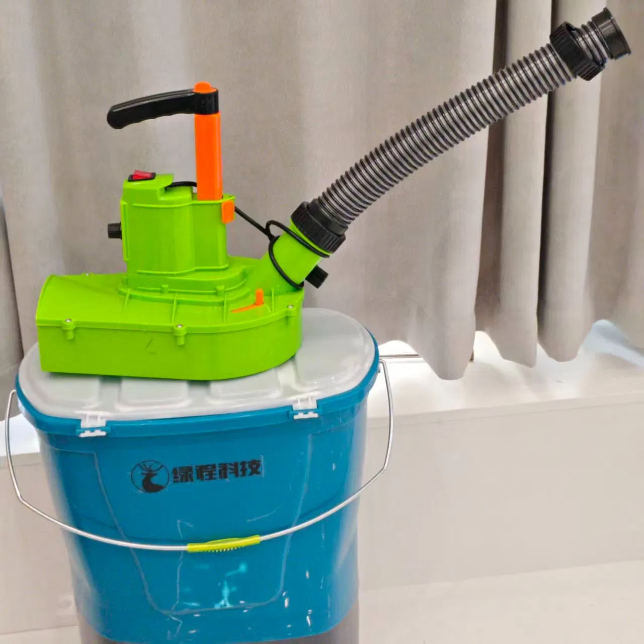 High Efficiency Electric Fertilizer Distributor for Farm Orchard Crops