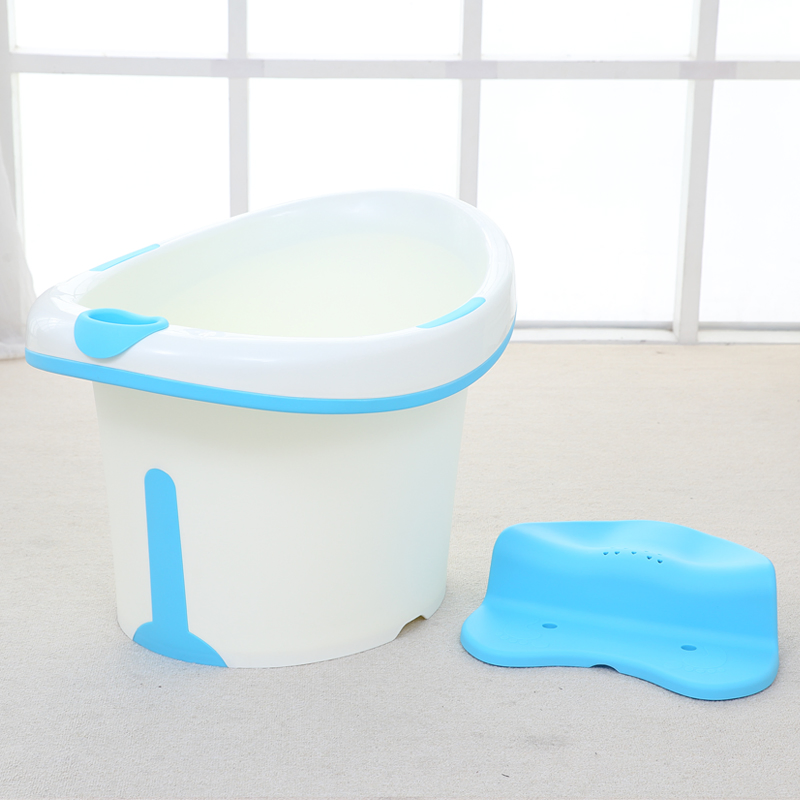 Детская ванночка с бортиком и сиденьем для купания