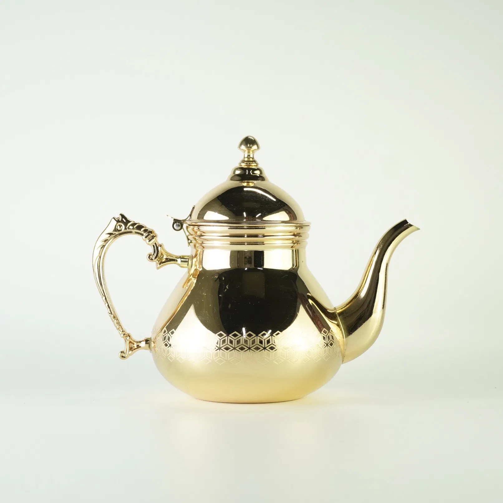 Чайник из нержавеющей стали в марокканском стиле