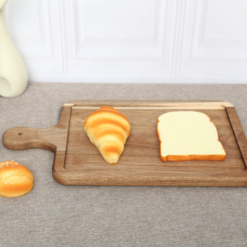 Разделочная доска из акации для стейка с желобом