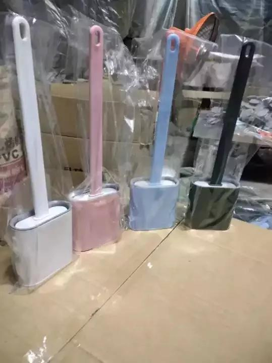 Гибкая силиконовая щетка для чистки унитаза