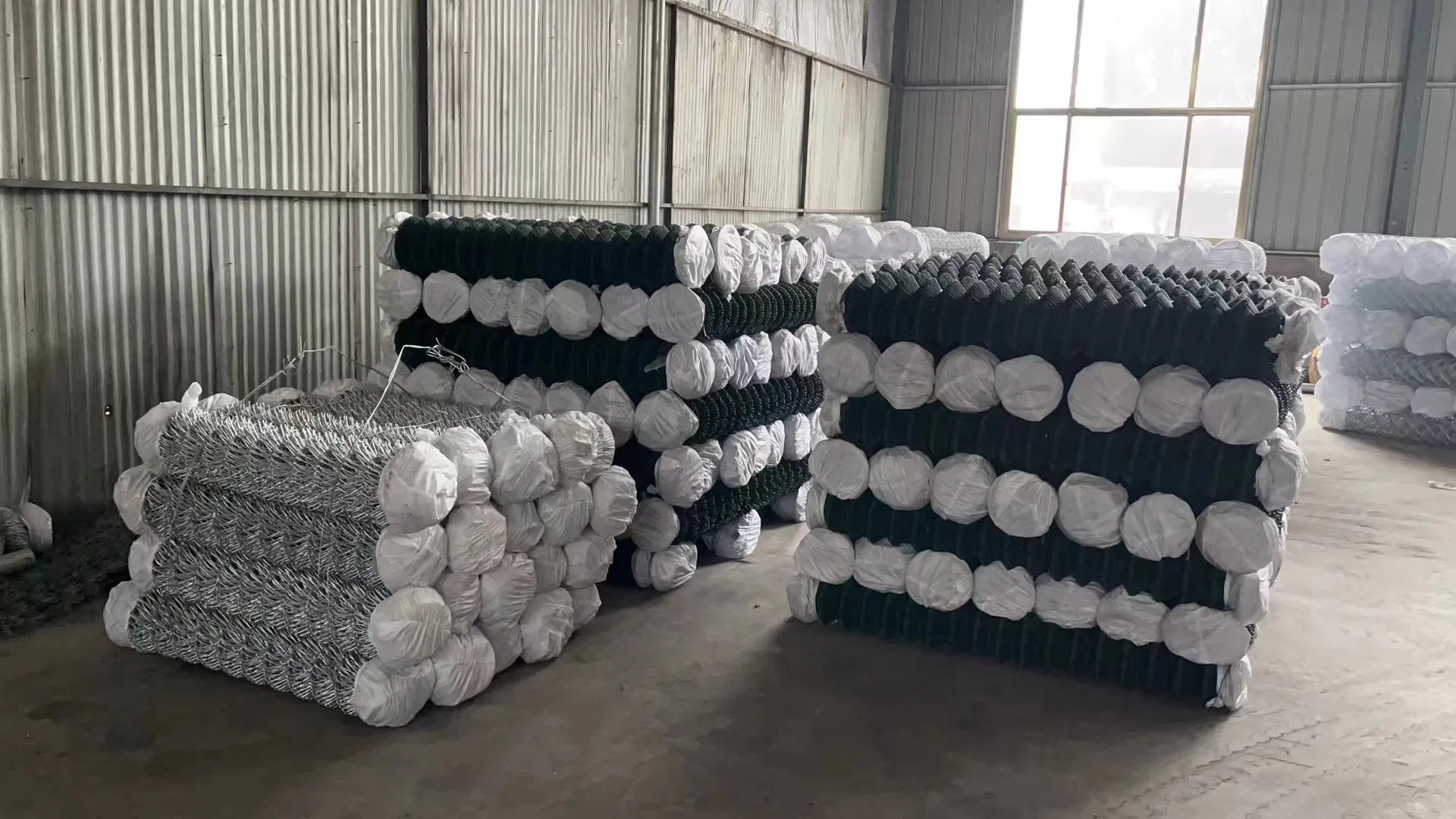 Farm Field Galvanized Chain Link Diamond Outdoor Steel Wire Mesh Metal Fencing