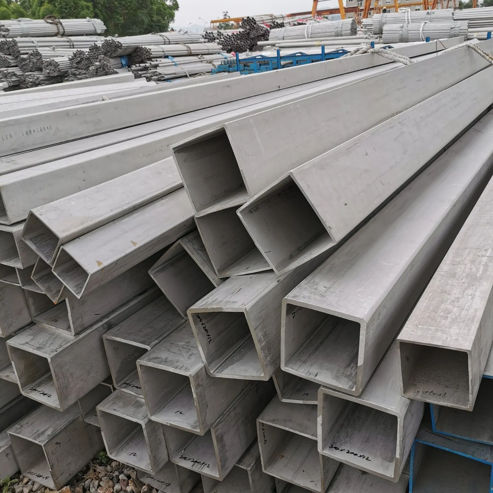 Extruded Aluminum Alloy Pipe 7075, 7005 Temper T6 Anodized Aluminum Alloy Tube 3003 5052 6061 7005 7075 T6 Extrusion Aluminium Seamless Pipe