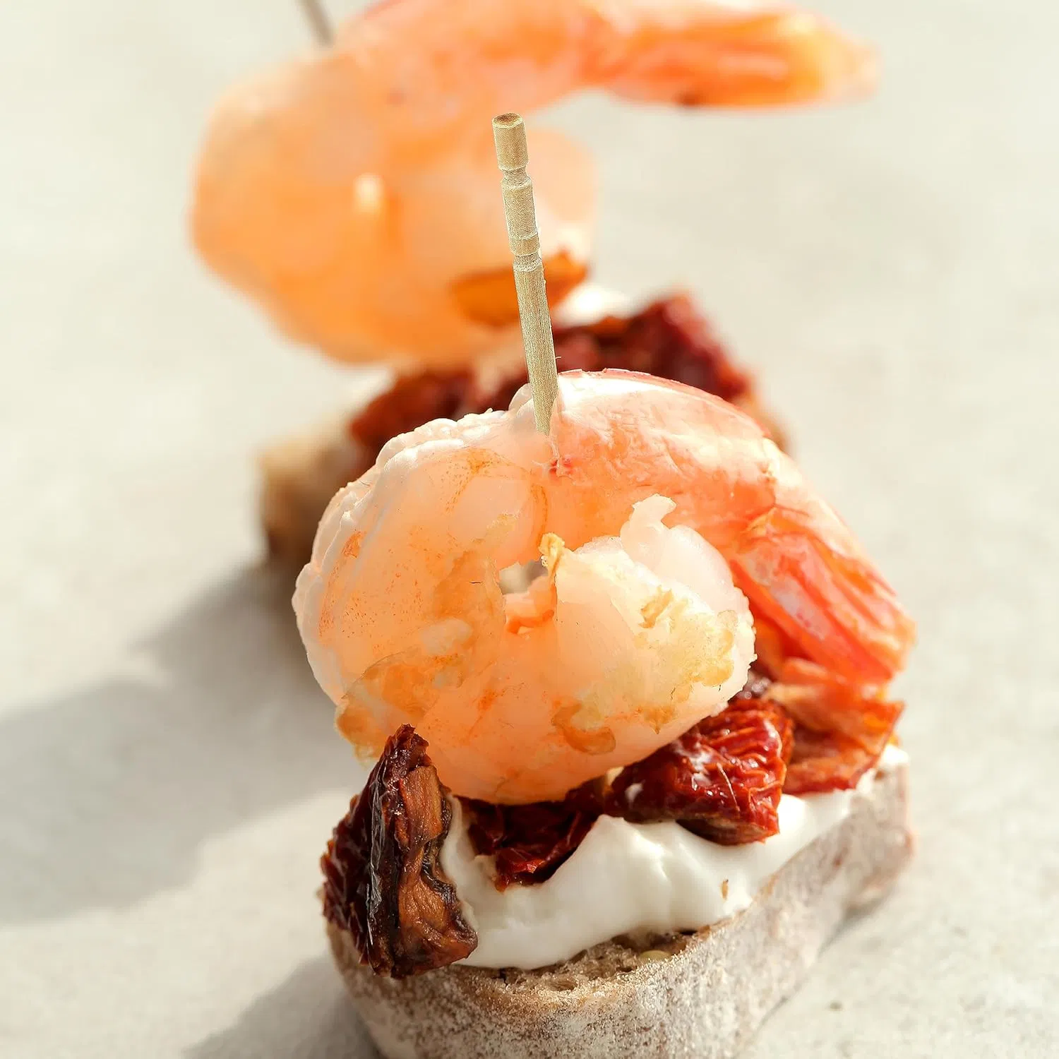 1500 Bamboo Round Double-Ended Toothpicks Suitable for Appetizer Fruits and Teeth Cleaning