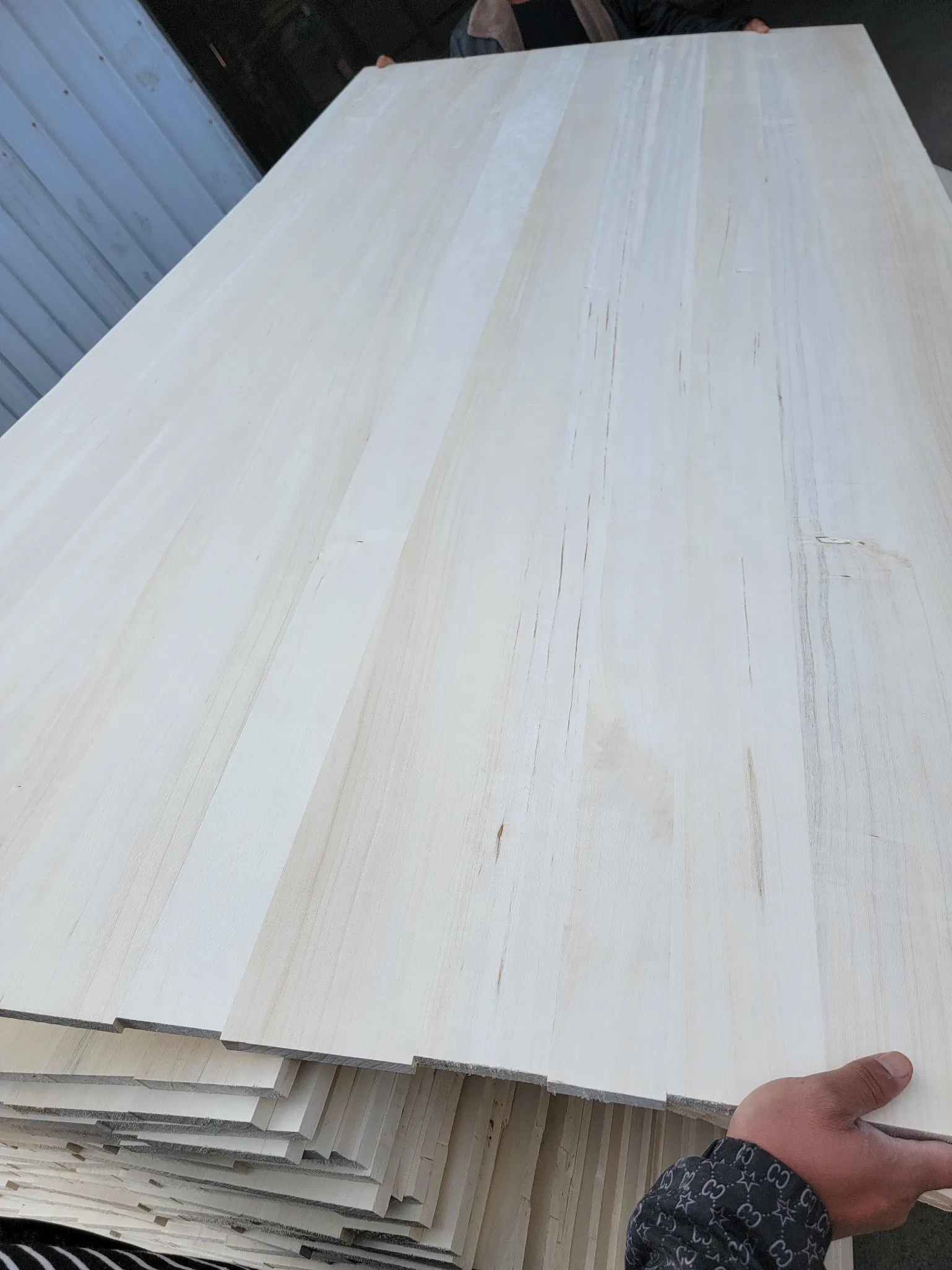 Customized High-Quality Construction Wood Larch Solid Wood Flooring and Wall Panels