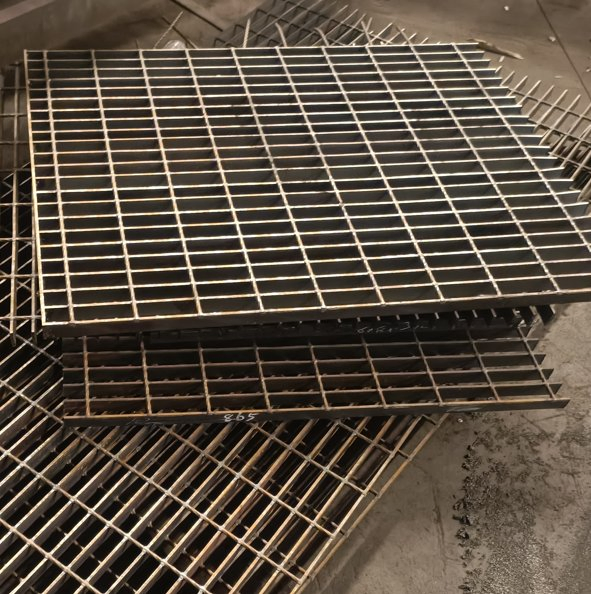 Heavy-Duty Steel Drain Grate for Optimal Water Flow