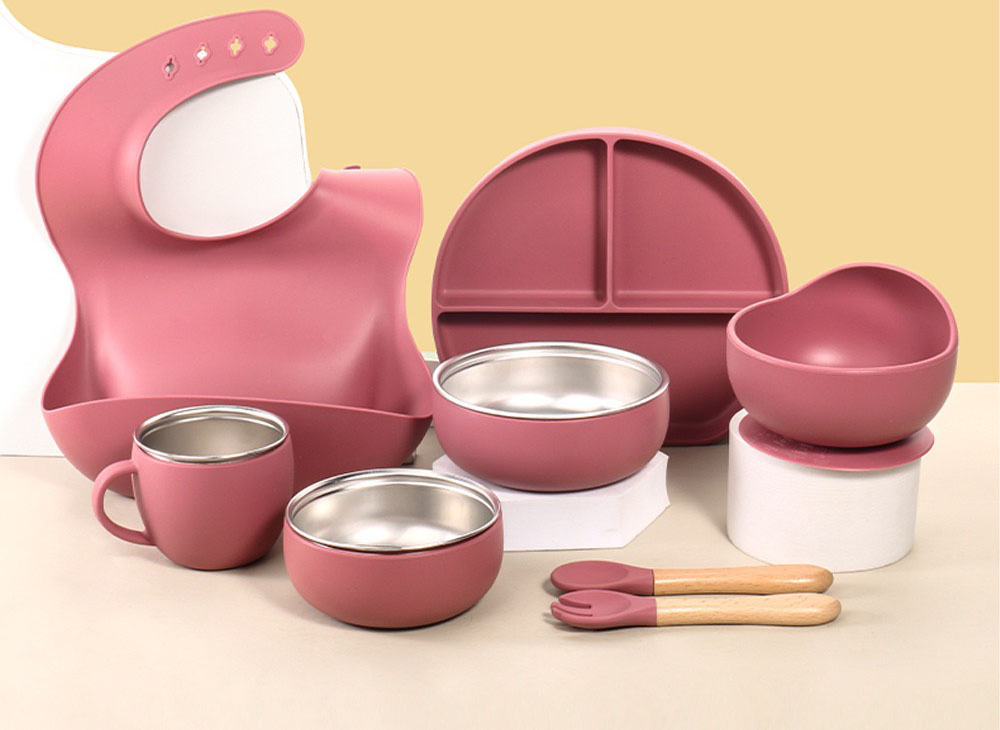 Kid-Friendly Stainless Steel Bowl Featuring a Happy Face