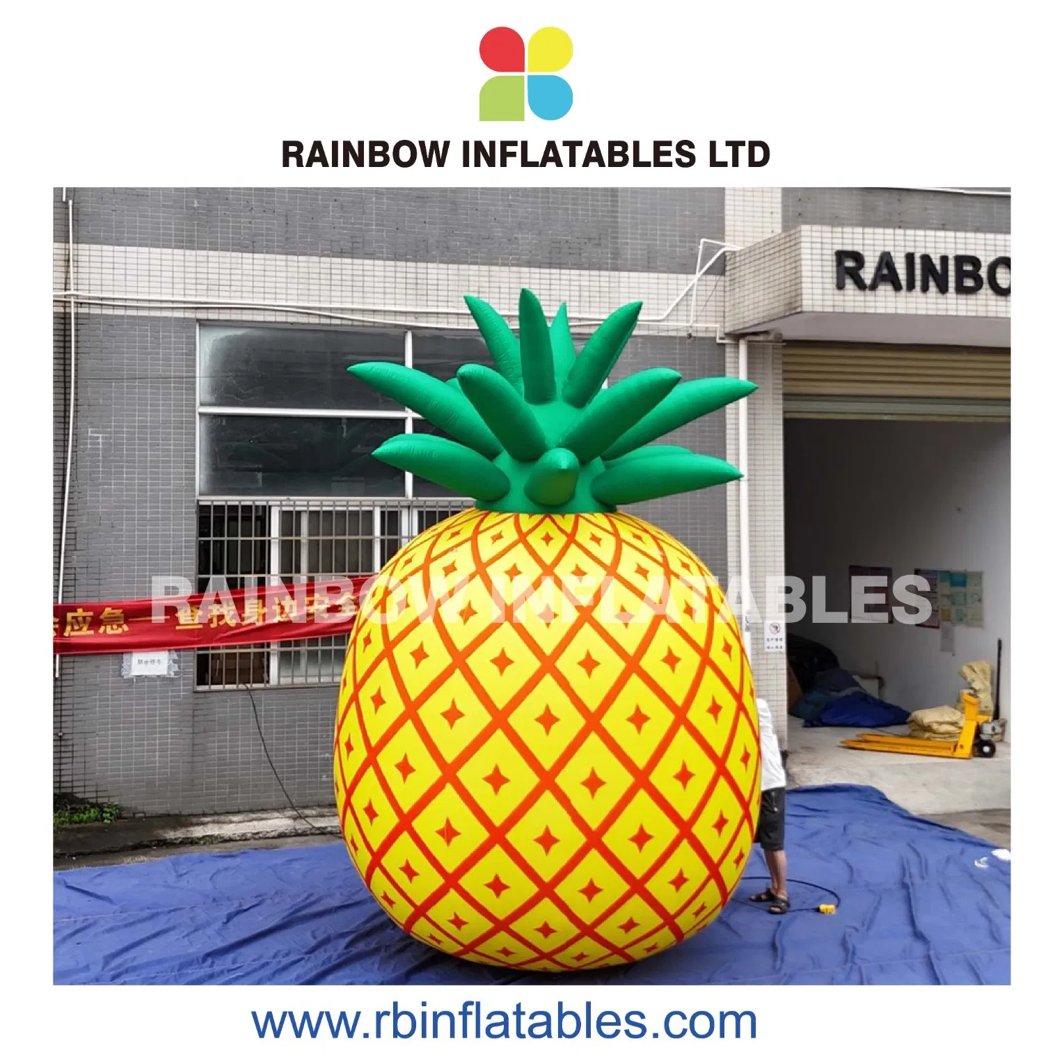 Inflatable Pineapple Decoration for Tropical Theme Events & Attractions