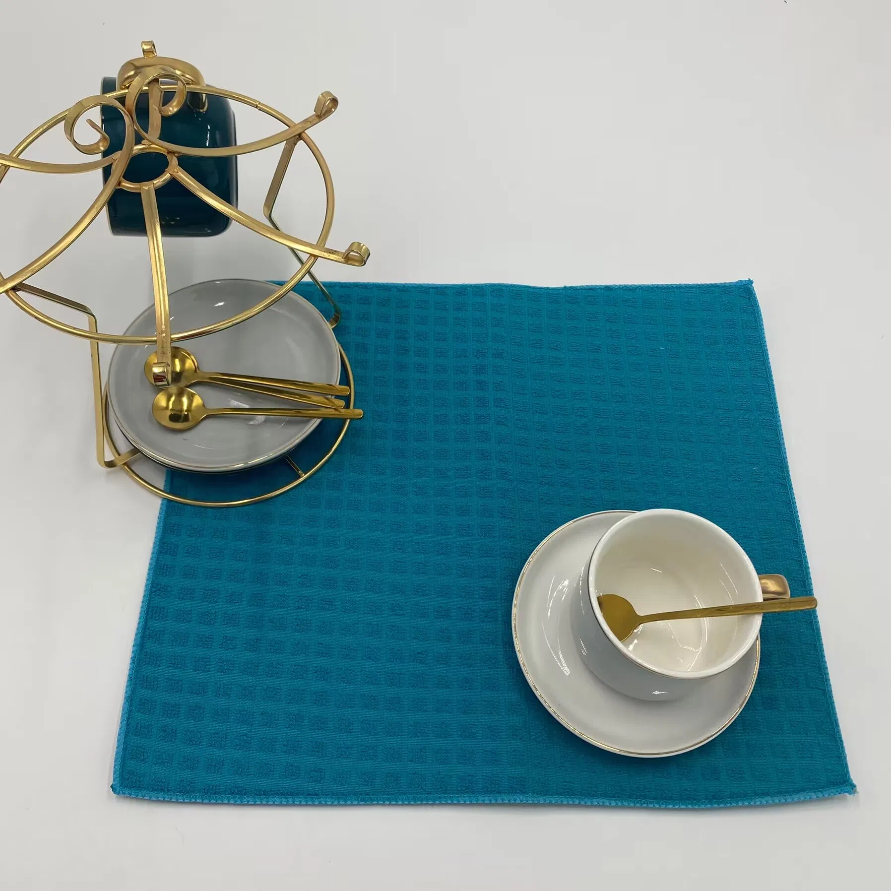 Heat Resistant Non-Slip Foldable Protection Mat with Small Checkered Patterns Table Dishes Dish Drying Mat for Kitchen