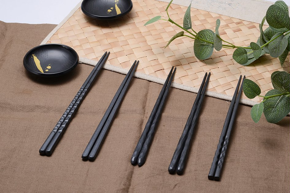 Hot Sales Japanese Style Alloy Plastic 23cm Black Chopsticks for Ramen Sushi