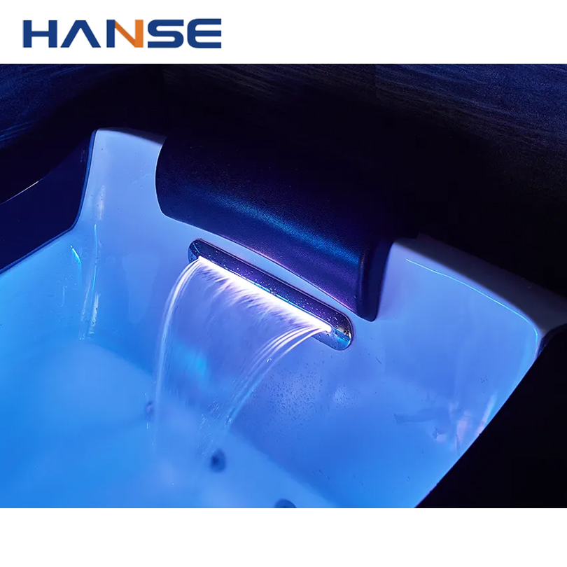 Прямоугольная термостатическая ванна с гидромассажем