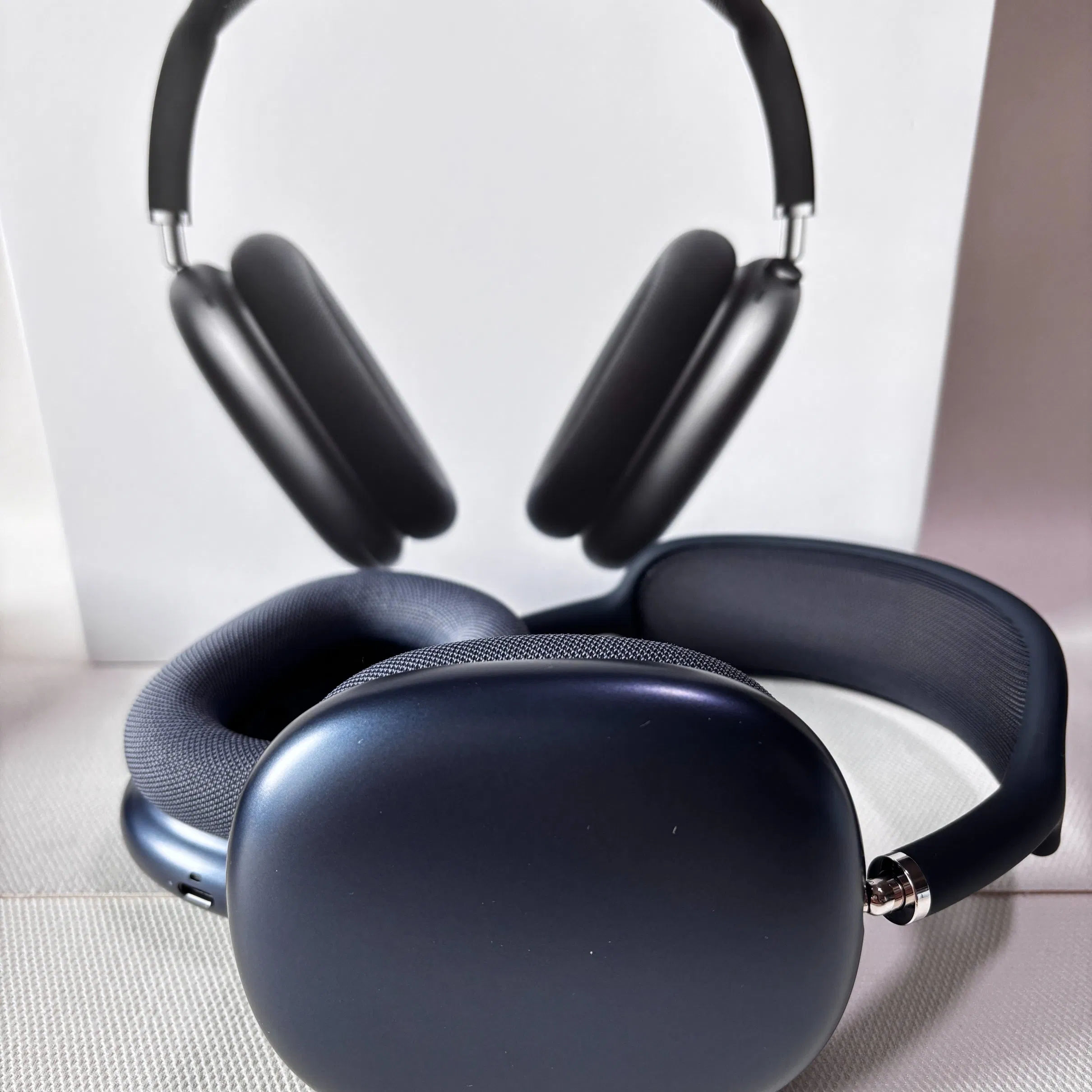 Top1 High Beauty Metal/Plastic Active Noise Reduction 1: 1 Label Max Wireless Earphones, Clear Call Space Audio Transparency Mode Earcup Headwear Earphones