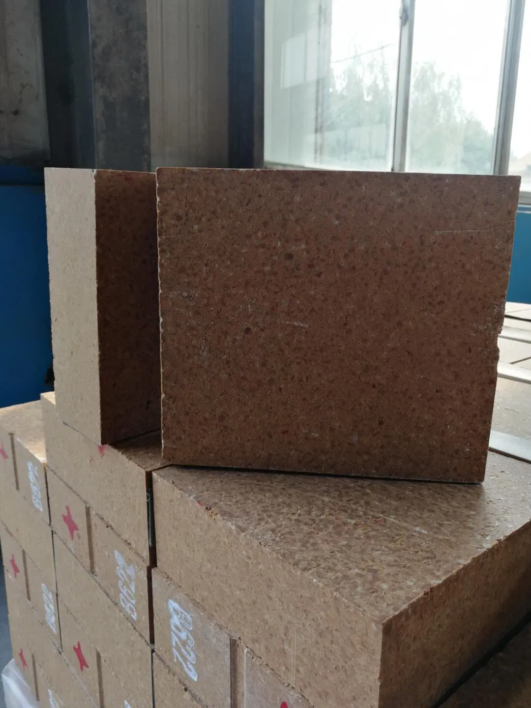 Магнезитовый огнеупорный кирпич MLJ для вращающихся печей