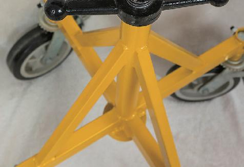 Передвижная стойка для труб с роликовой головкой