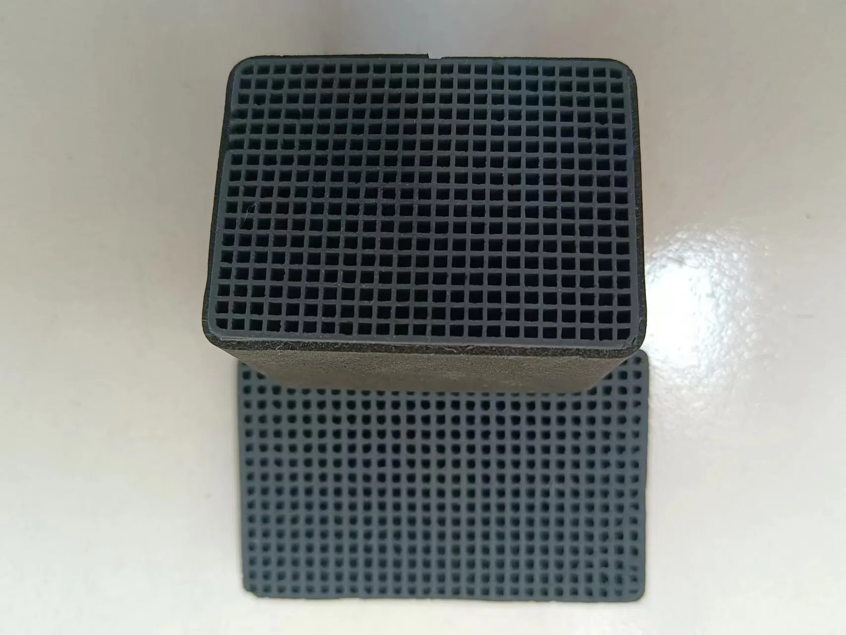 Efficient Honeycomb Carbon Filter for Compact Home Appliances
