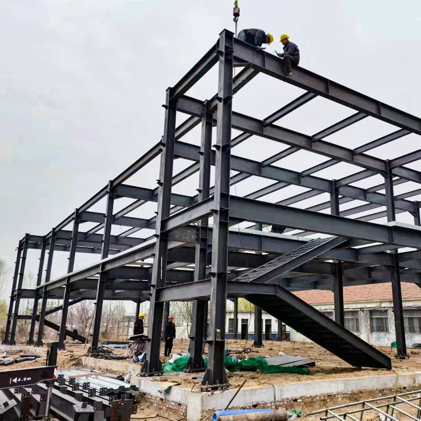Steel Beams and Columns: The Skeleton of The Building, Building a Solid Steel Structure
