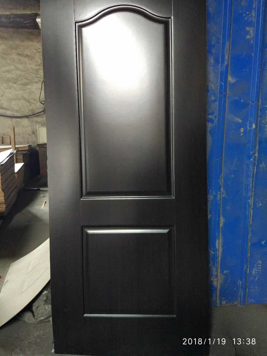 Door Skins of Different Styles and Colors Are Used for Wooden Door Decoration
