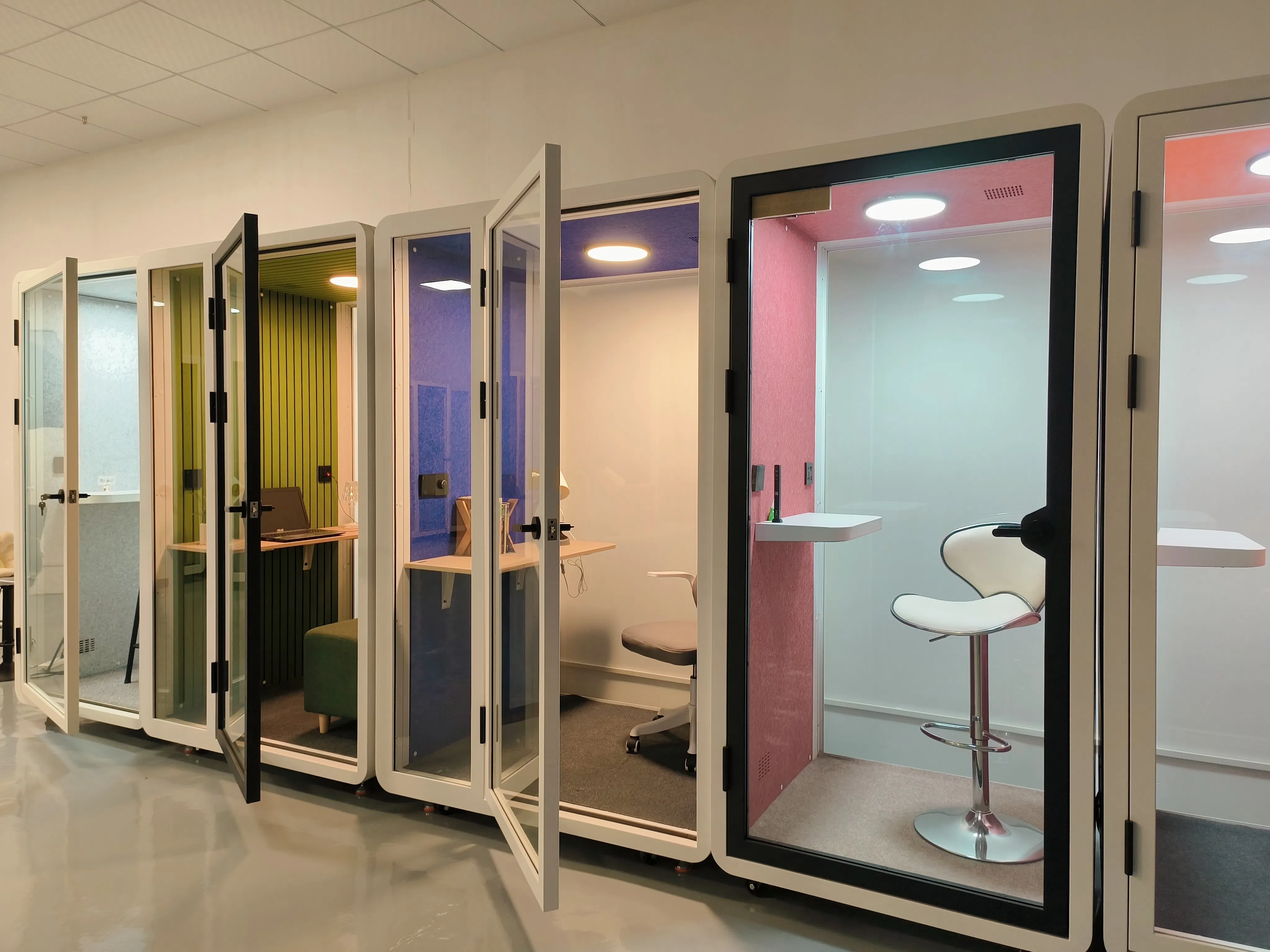 Convertible Acoustic Booth for Ultimate Sound Isolation Experience