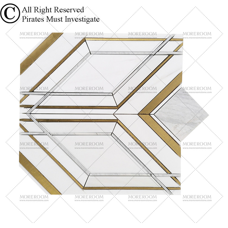 Мозаика из белого мрамора с латунной инкрустацией для ванной