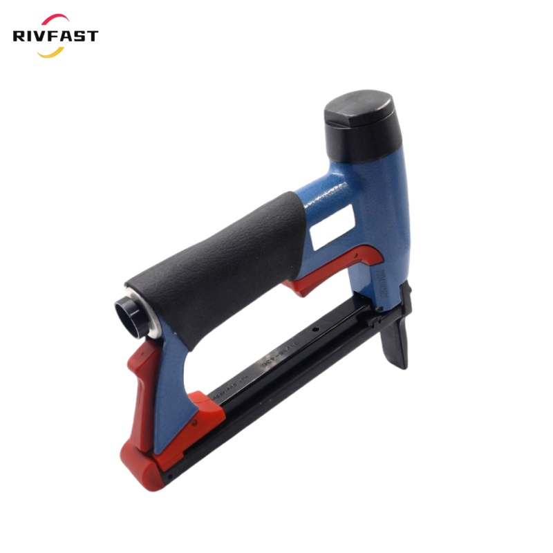 Пневматический степлер Rivfast RIV7116 для дерева и мебели