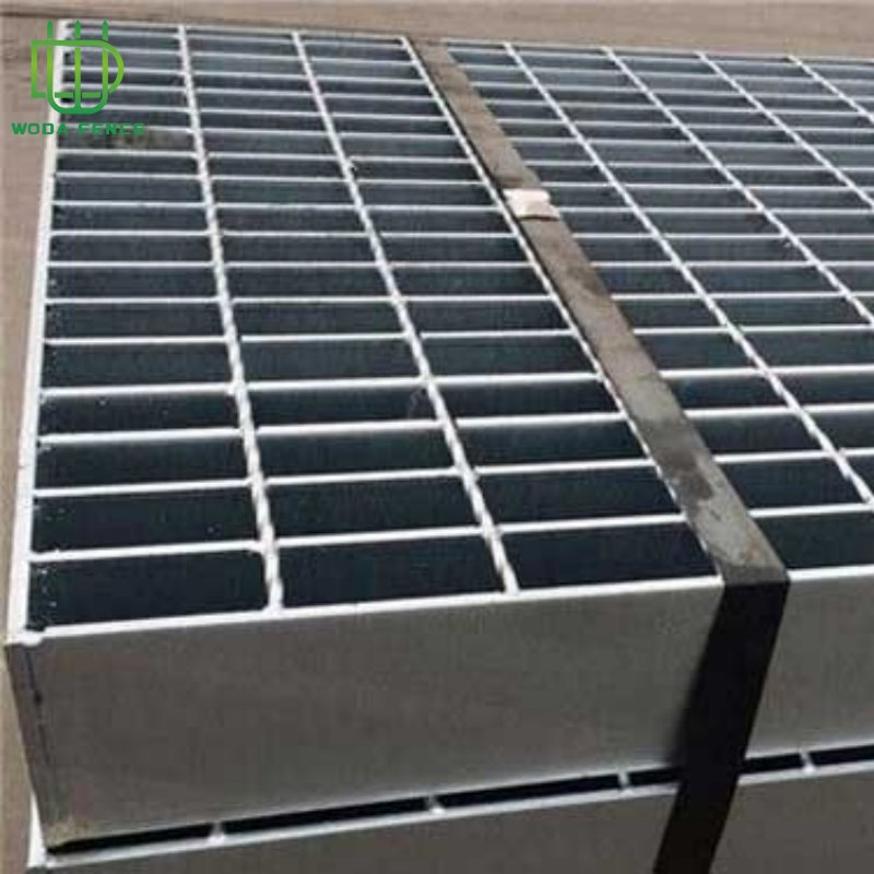 Hot-DIP Galvanized Serrated Steel Grating for Winter Icy Road Anti-Slip