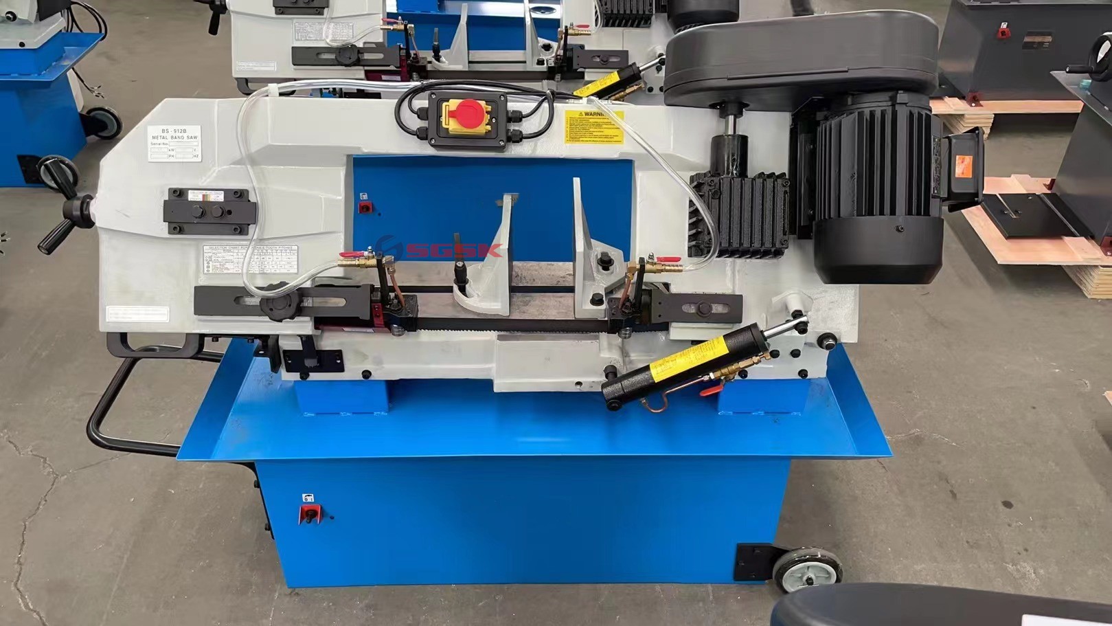 Станок ленточнопильный по металлу BS-912B