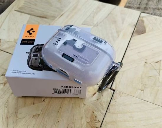 Factory Wholesale Price Spigen Tech Earphone Case