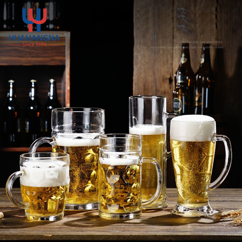 China Manufacture Vasos PARA Cervezas Wholesale Classical Clear World Football Wine Glassware Drinking Customized Logo Glass Craft Pilsner Beer Mugs with Handle