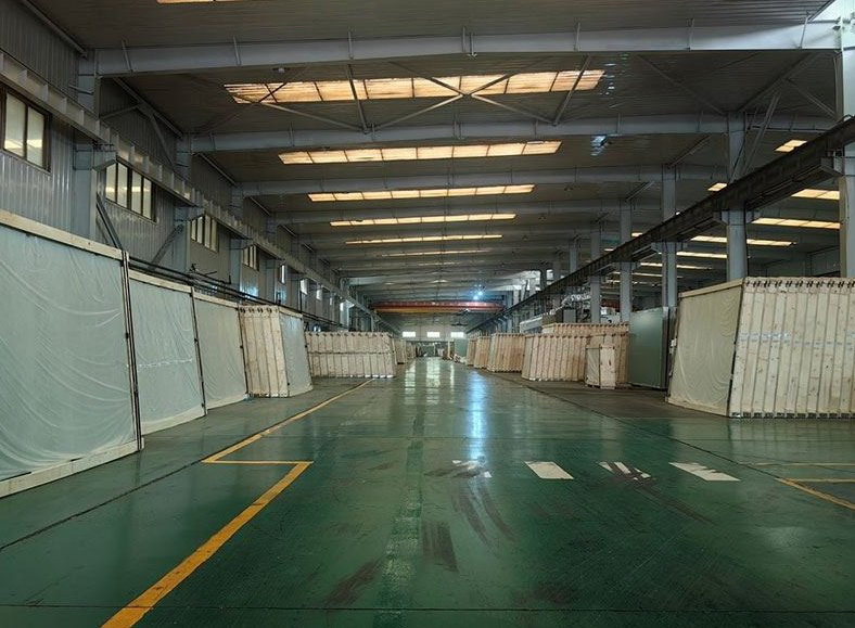 High Quality Ultra Clear Waterfall Patterned Glass for Building/Window/Partition/Door