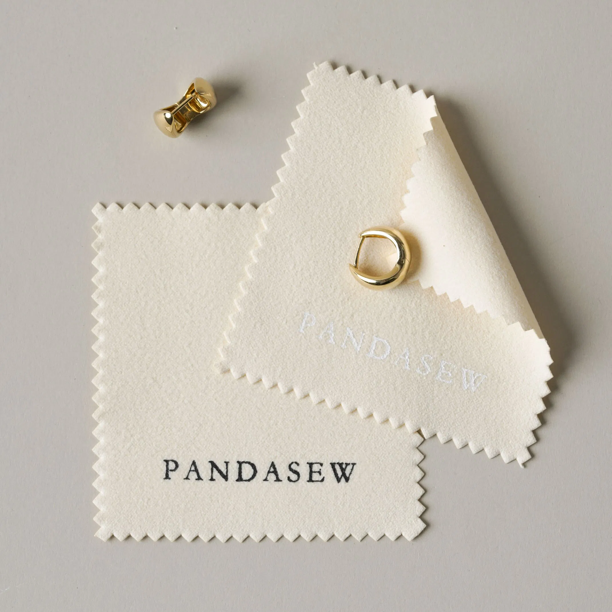 Pandasew Customizable Beige Silver Polishing Cloth Featuring Your Brand Logo for Jewelry Cleaning with Paper Case or Cloth Only