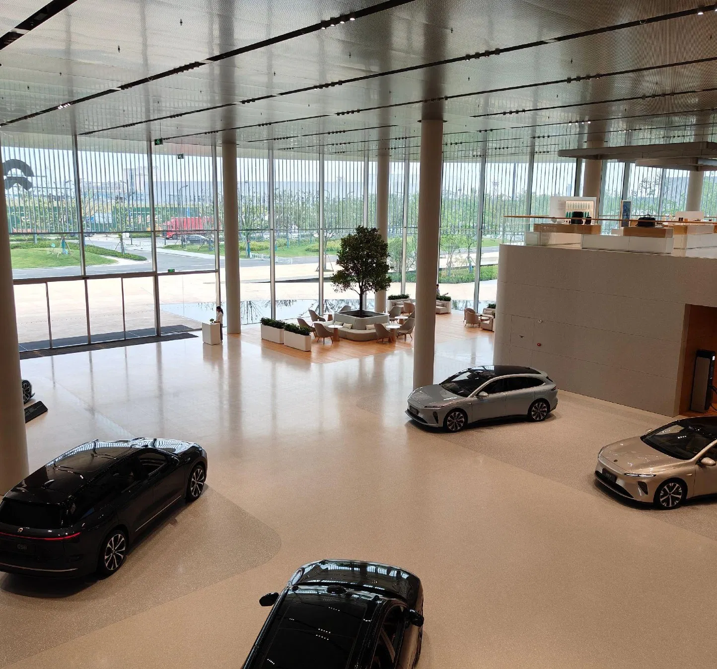 Prefabricated Steel Structure Car Showroom (XGZ-Z116)