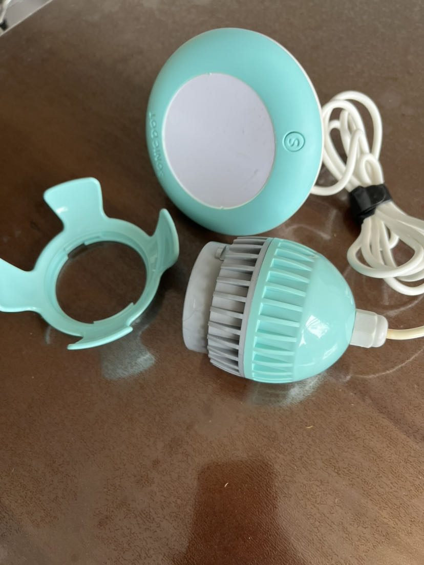 This Portable Ultrasonic Cleaner Is Used for Cleaning Jewelry Glasses and Vegetables