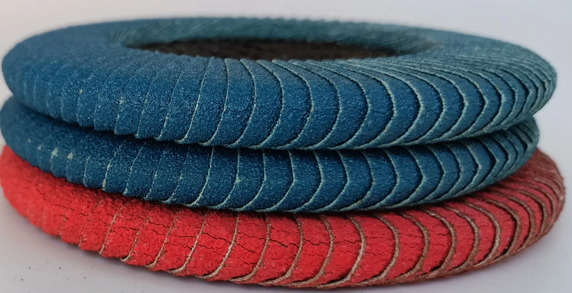 Керамический лепестковый круг VSM с изогнутым краем 115x22мм