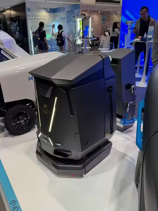 Indoor Industrial Ai Cleaning Robot Sweep Robotic Commercial Cleaning Equipment