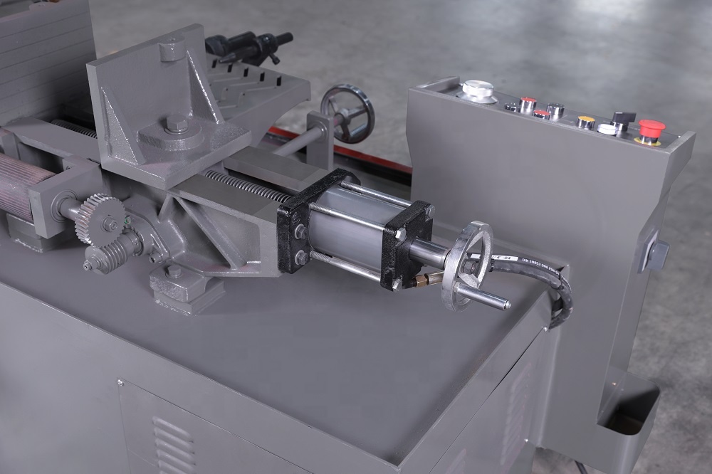 Ленточнопильный станок по металлу горизонтальный автоматический для бруса