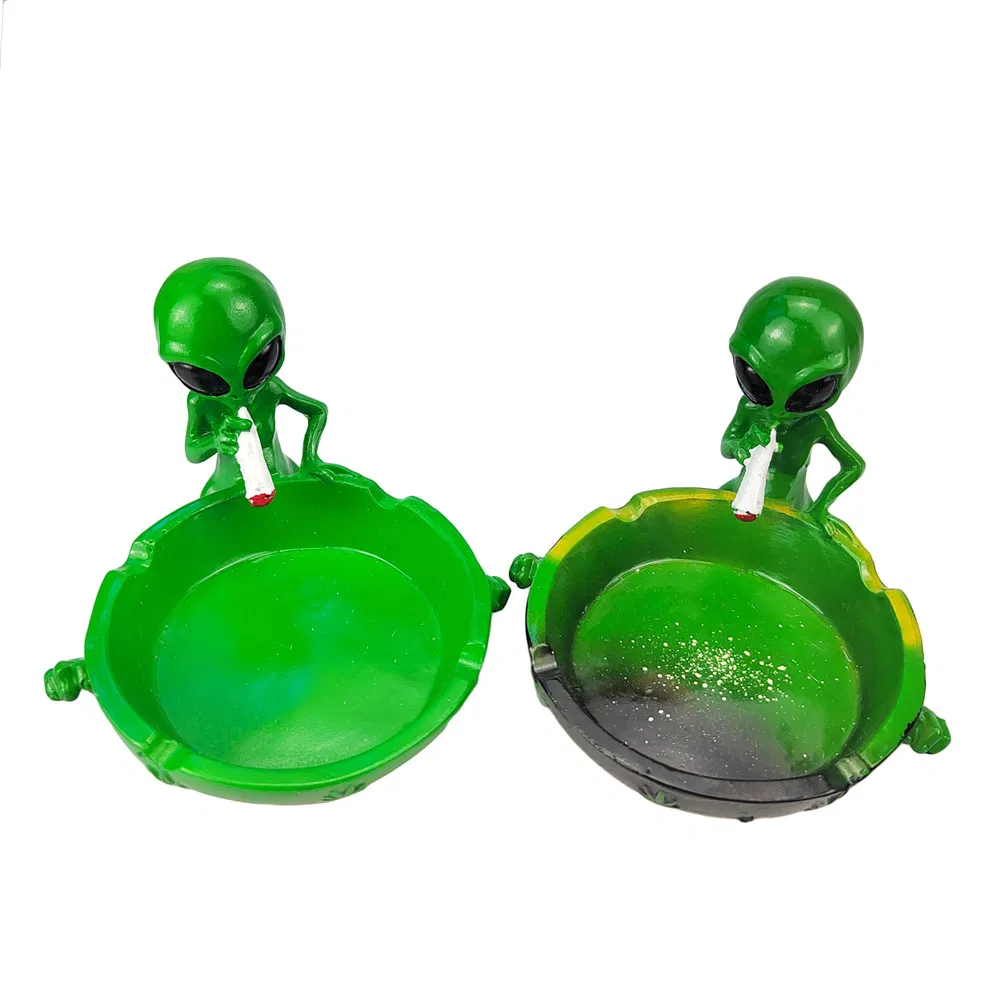 Decorative Alien Ashtray - 80X80X110 Weighs 170g Eye-Catching Design