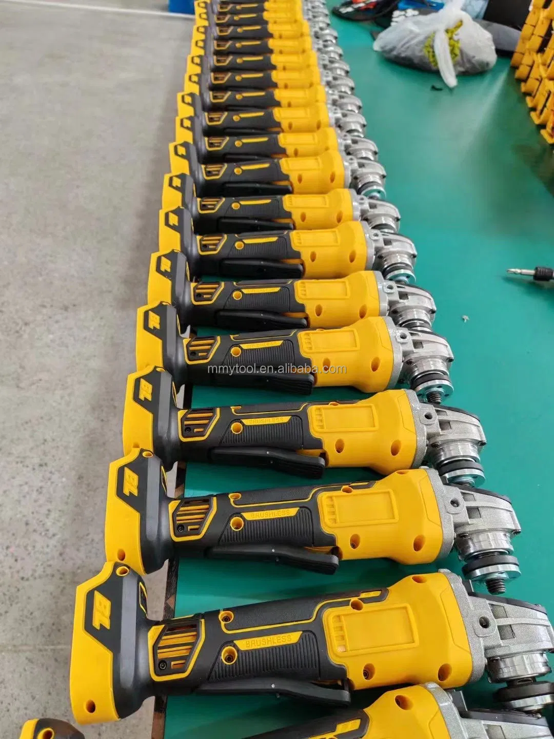 Аккумуляторные электроножницы для обрезки веток 18V