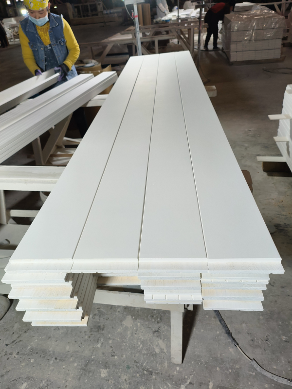 White Primed or Painted Soild Wood Mouldings Skirting Boards Baseboards