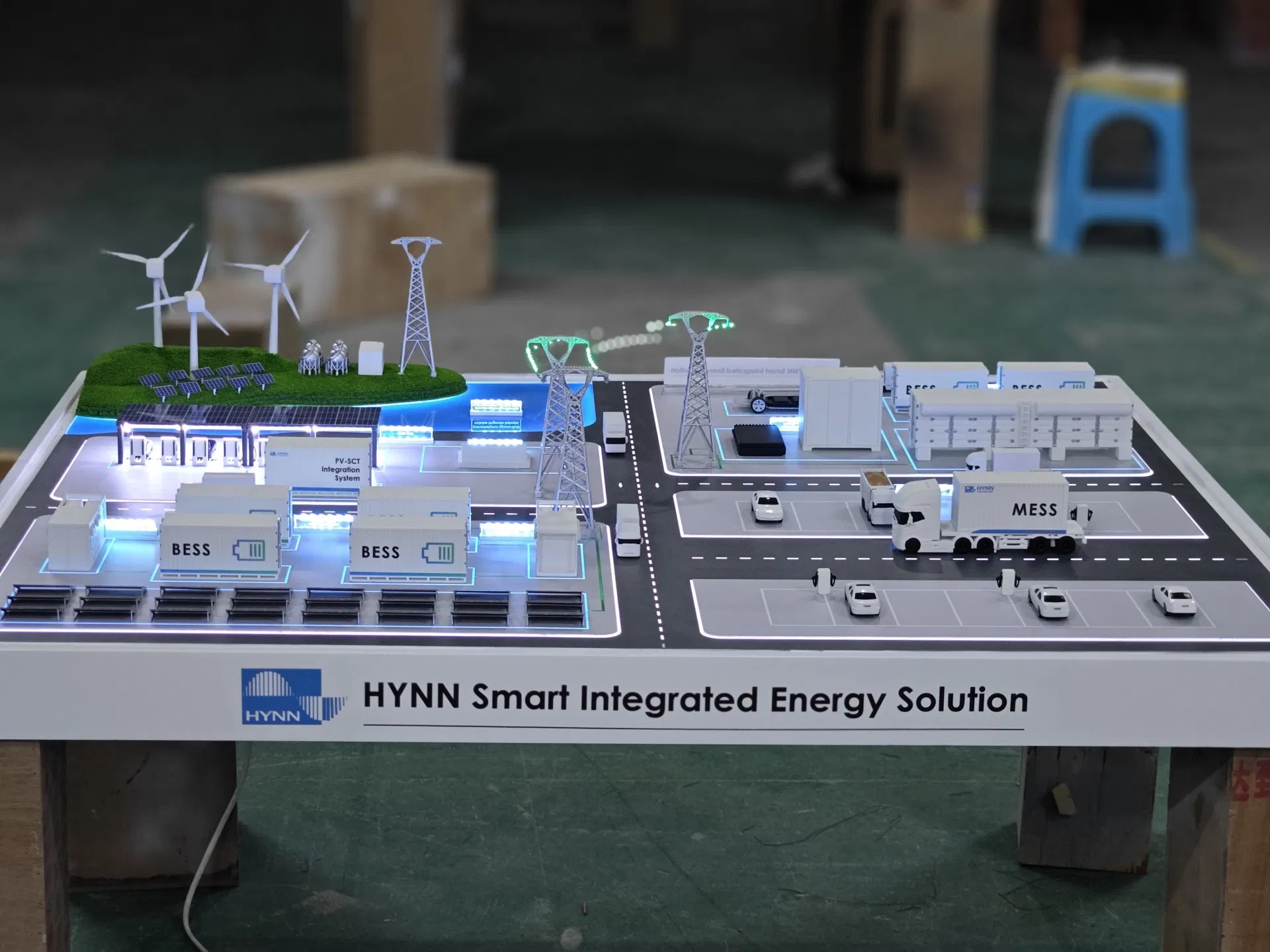 Customizable New Energy Model Exhibition Display Hand-Made Office Sculpture