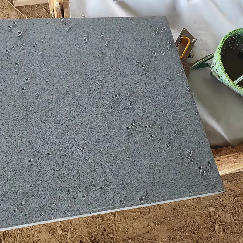 Natural Dark Grey/Black Honed Bluestone Basalt Stone Paving with Water-Sealer for Flooring Tiles/Paver Price