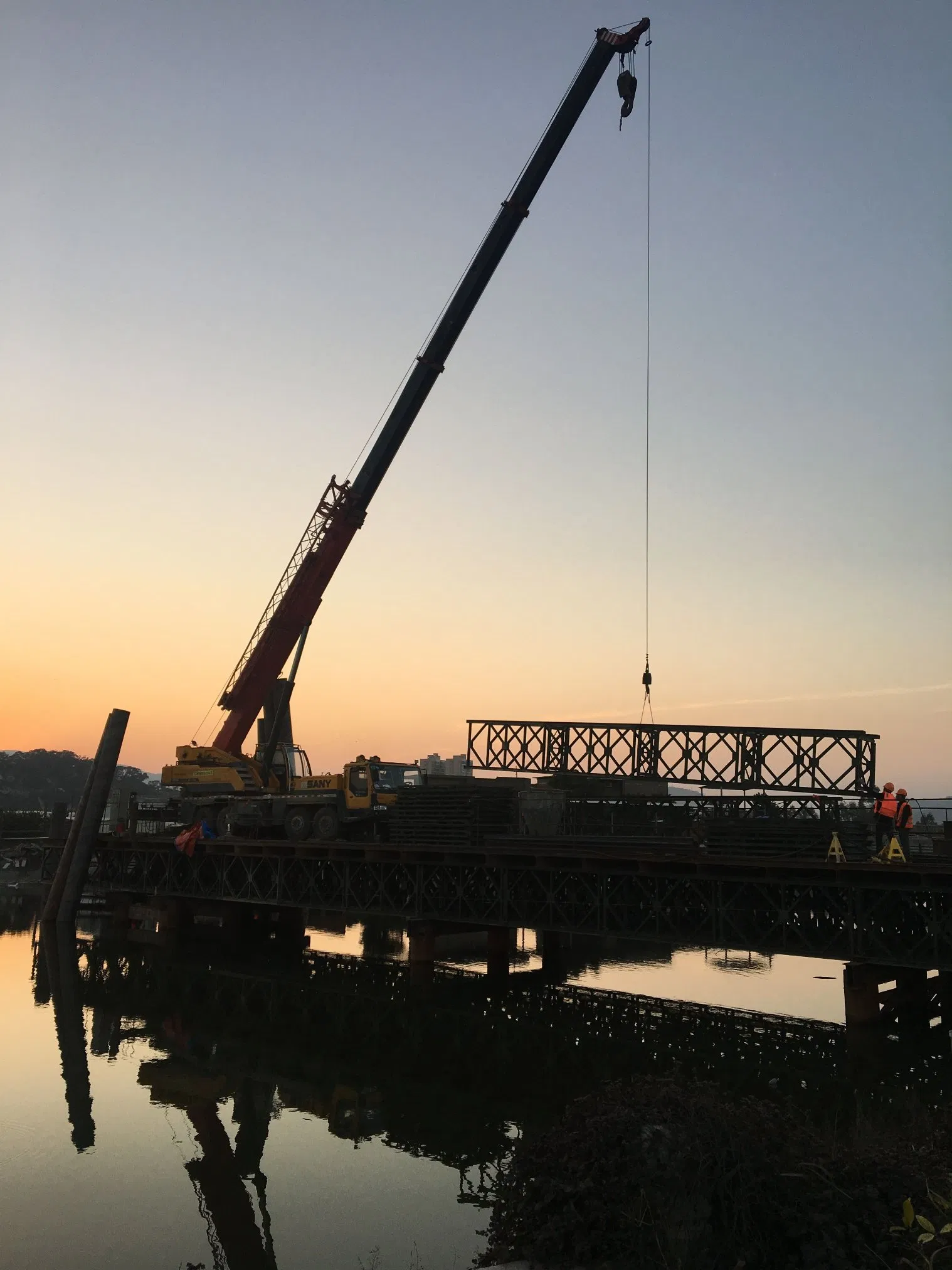 Stable Prefabricated Steel Structure Bailey Bridge Zb200 for Construction