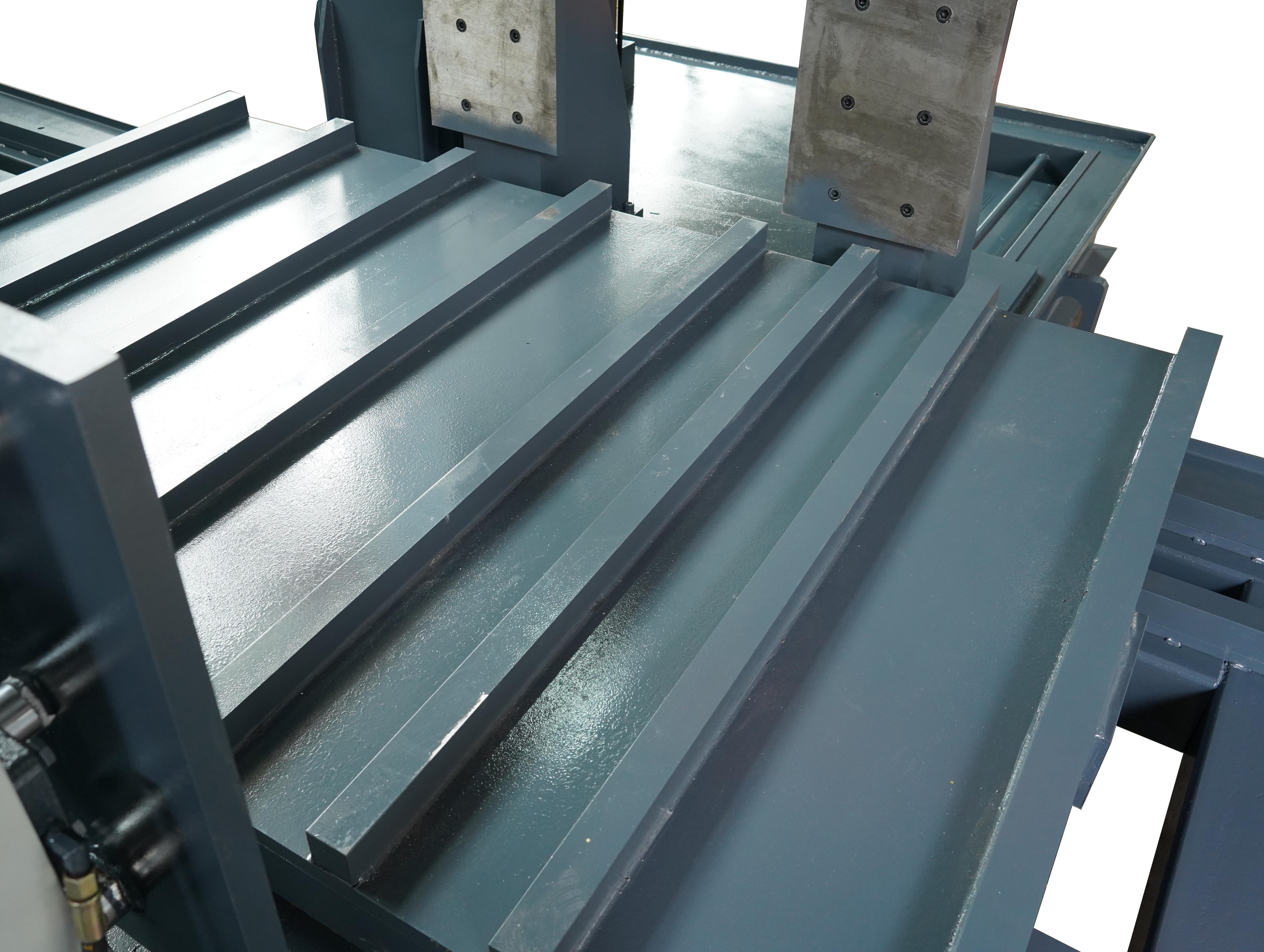 Ленточная пила по металлу полуавтоматическая козловая 1200 мм