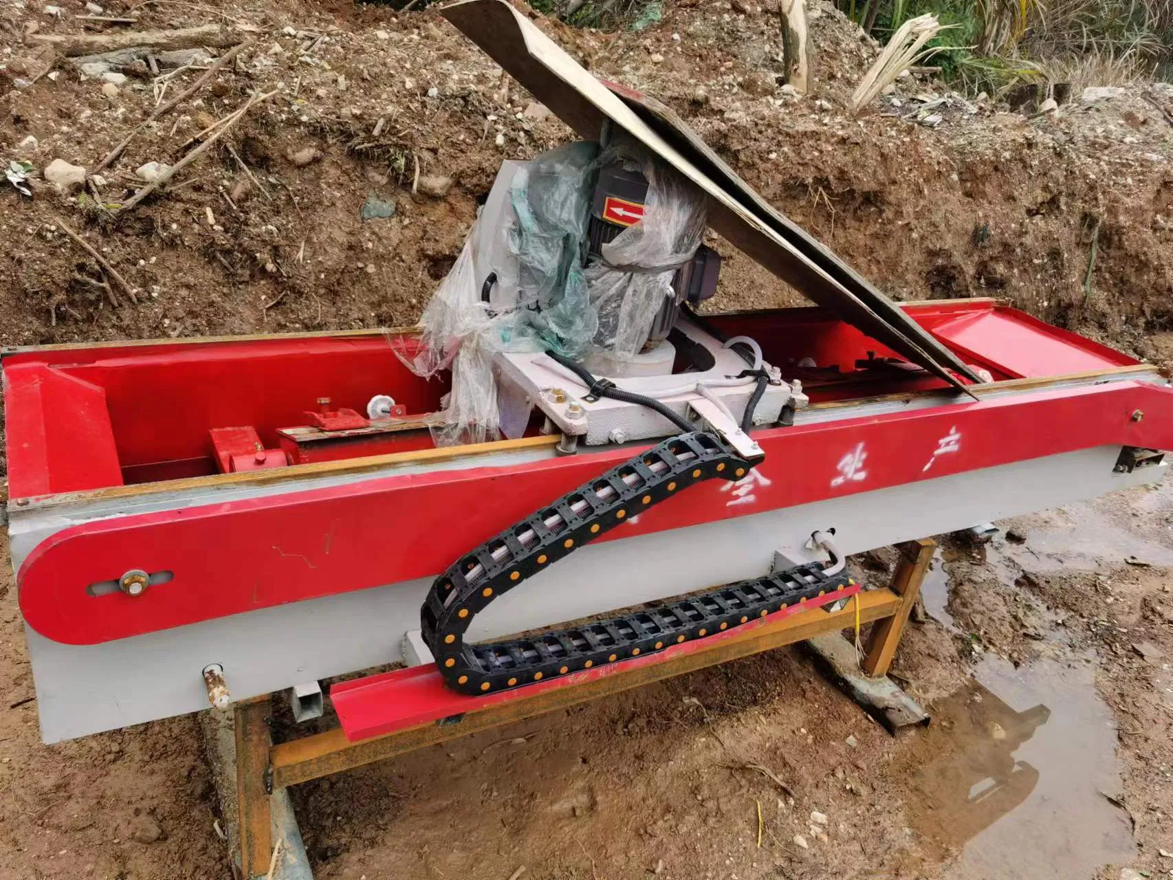 Автоматический станок для заточки ножей рубительных машин